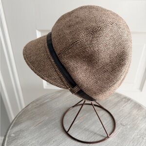 6 HATS!